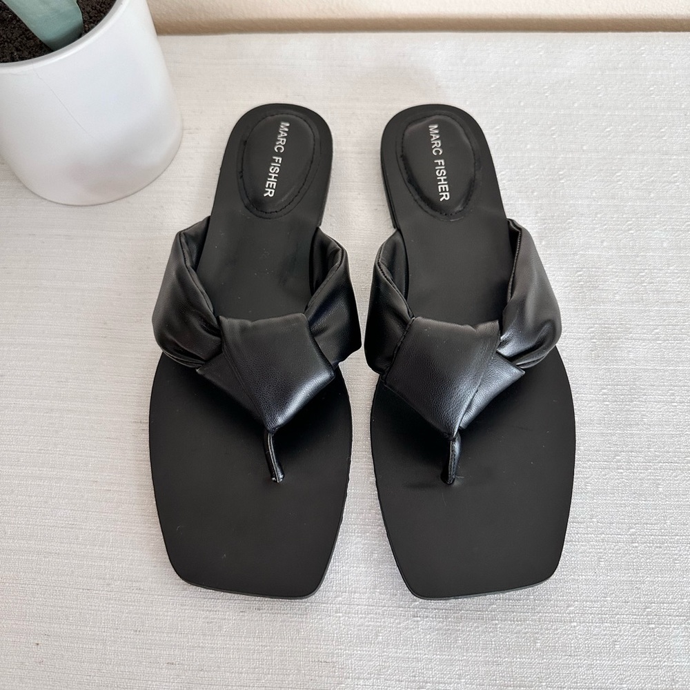 New Marc Fisher Baler Black Vegan Leather Knotted Thong Slide Sandals Women’s 9M